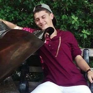 Meet your Posher, Nikolas